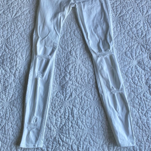 White Hollister Low Rise Skinny Jeans - Picture 4 of 5